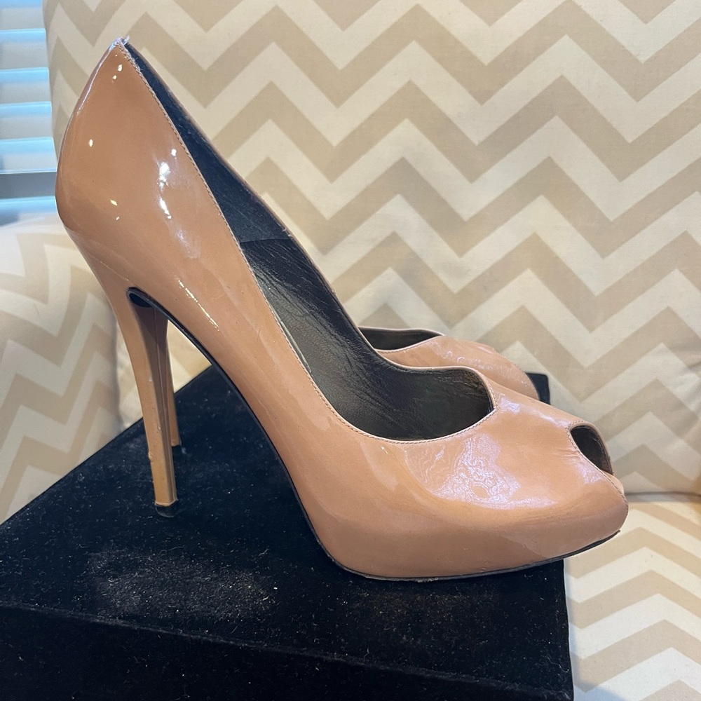 Stuart Weitzman nude peep toe high heels, size 9.5 - Picture 5 of 9